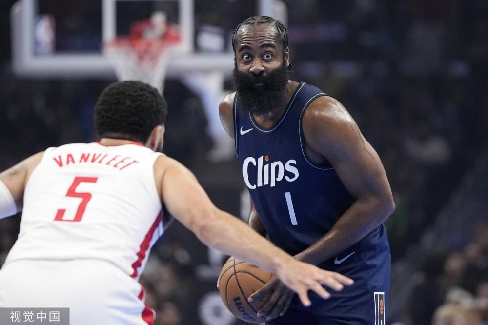 转会市场中 转会市场中